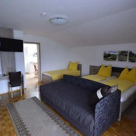 Gaestehaus Zwischenberger Apartamento Obervellach