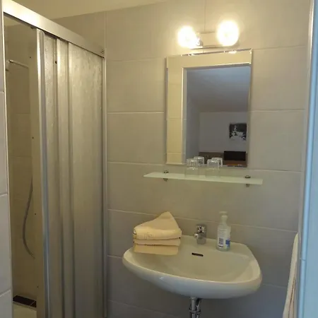 Gaestehaus Zwischenberger Apartamento Obervellach